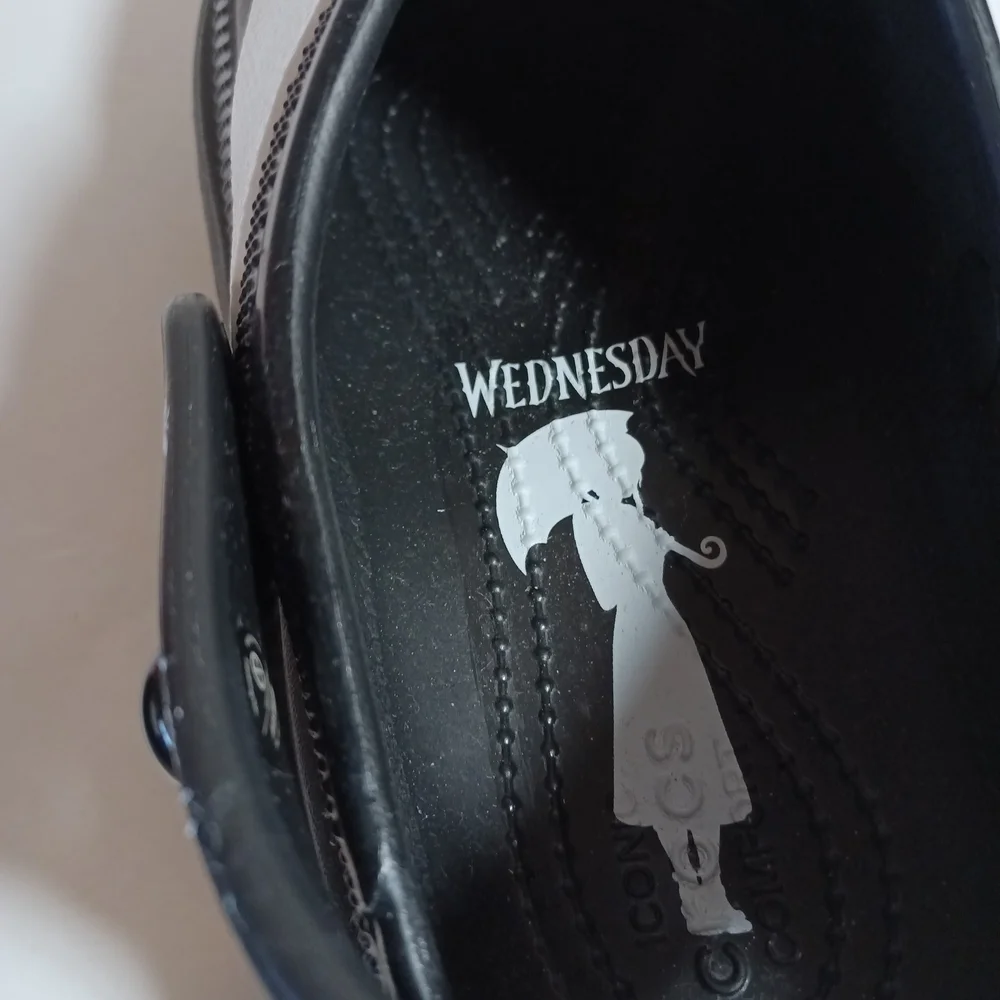 Crocs Wednesday Adams Stomp Clog Size 8 check heart jibbitz Platform